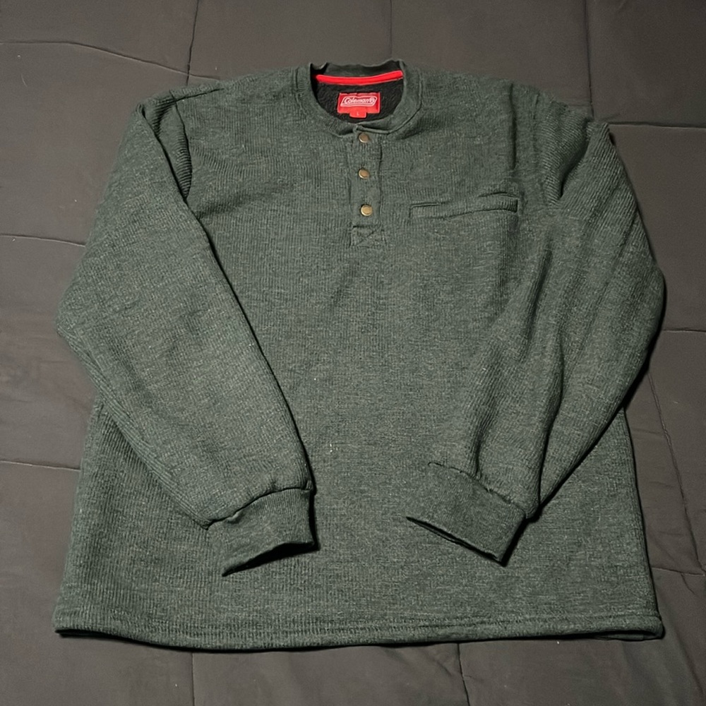 Men’s size a large Coleman Green sweater!